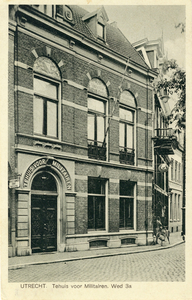 711680 Prentbriefkaart, met een foto van de voorgevel van het Tehuis voor Militairen, Wed 3a te Utrecht.
